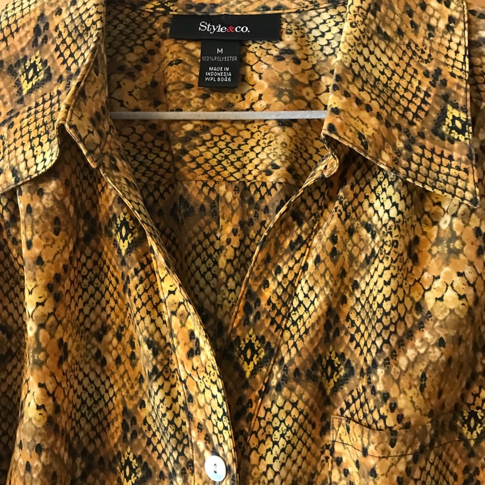 Button blouse - Picture 2 of 2